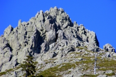 Risco de la Cabrilla. Formas angulosas de la roca